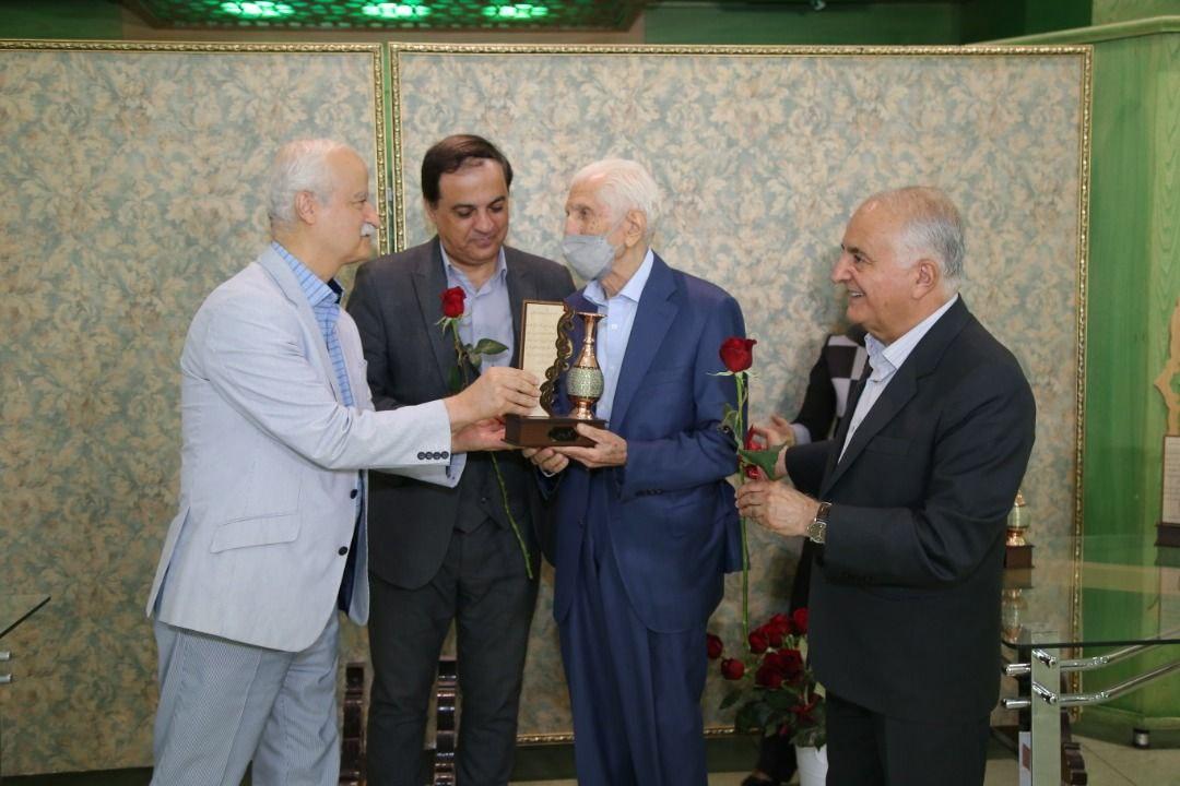 اولین همایش تجلیل از متخصصان کودک پیشکسوت استان اصفهان اولین همایش تجلیل از متخصصان کودک پیشکسوت استان اصفهان
